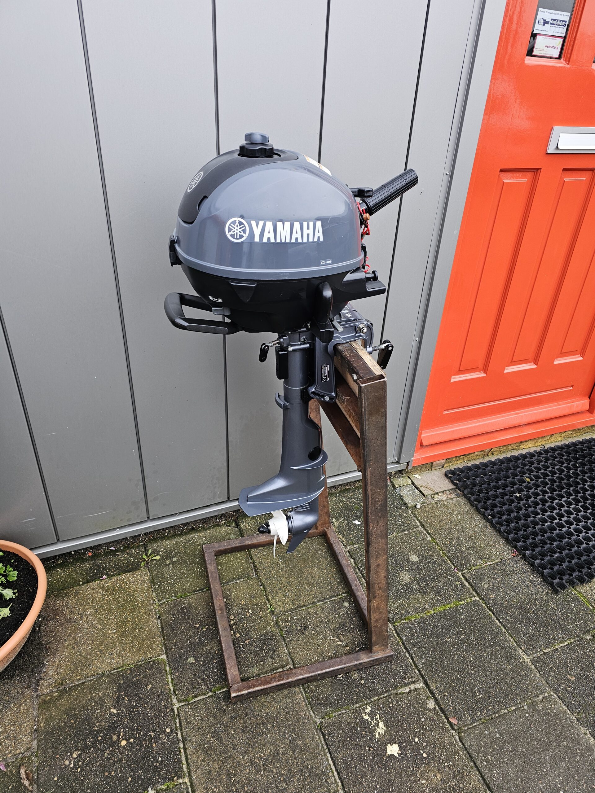 Used Yamaha 2.5 HP Outboard For Sale - Image 3