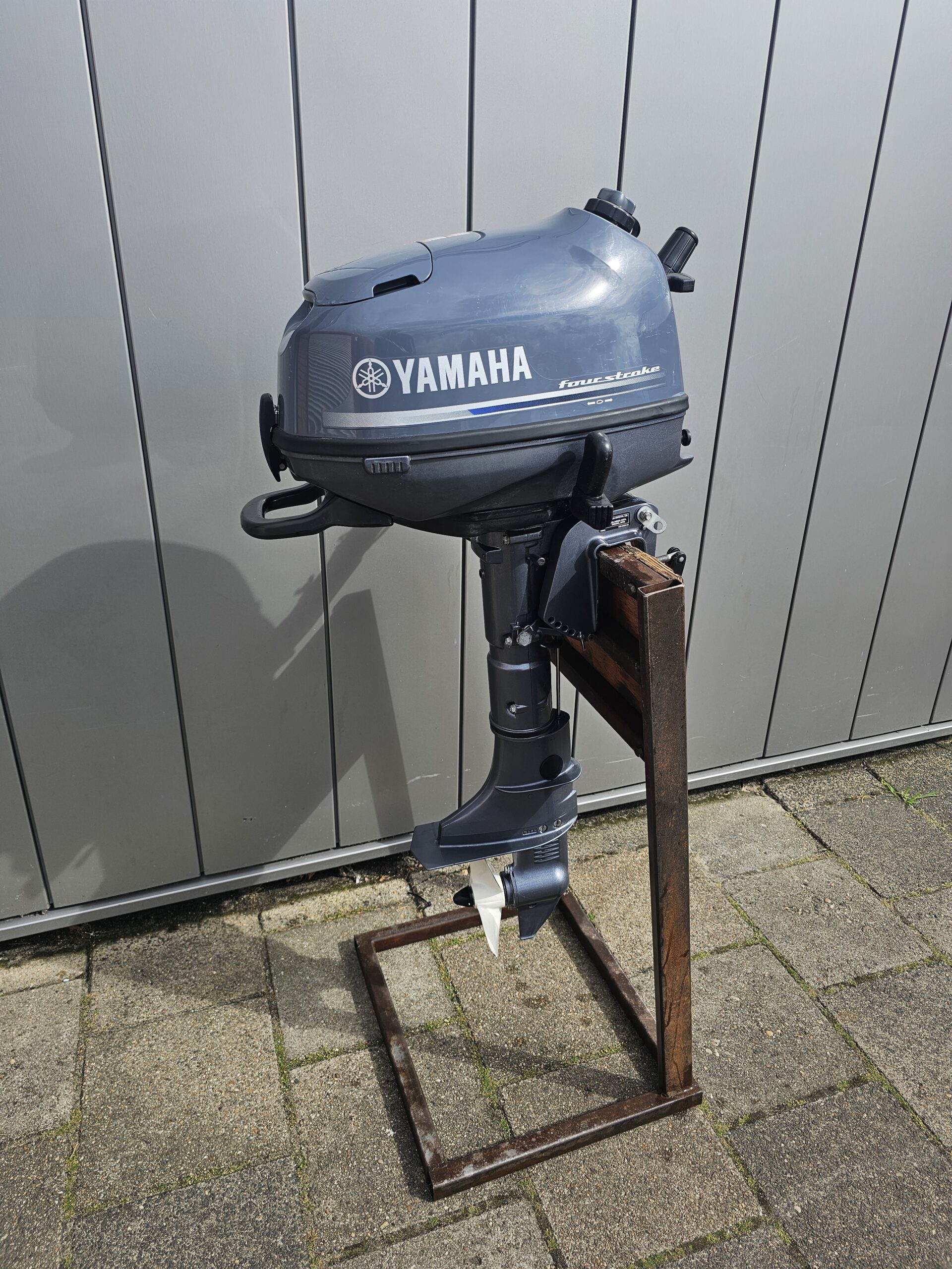 Used 4 HP Yamaha Outboard For Sale - Image 3