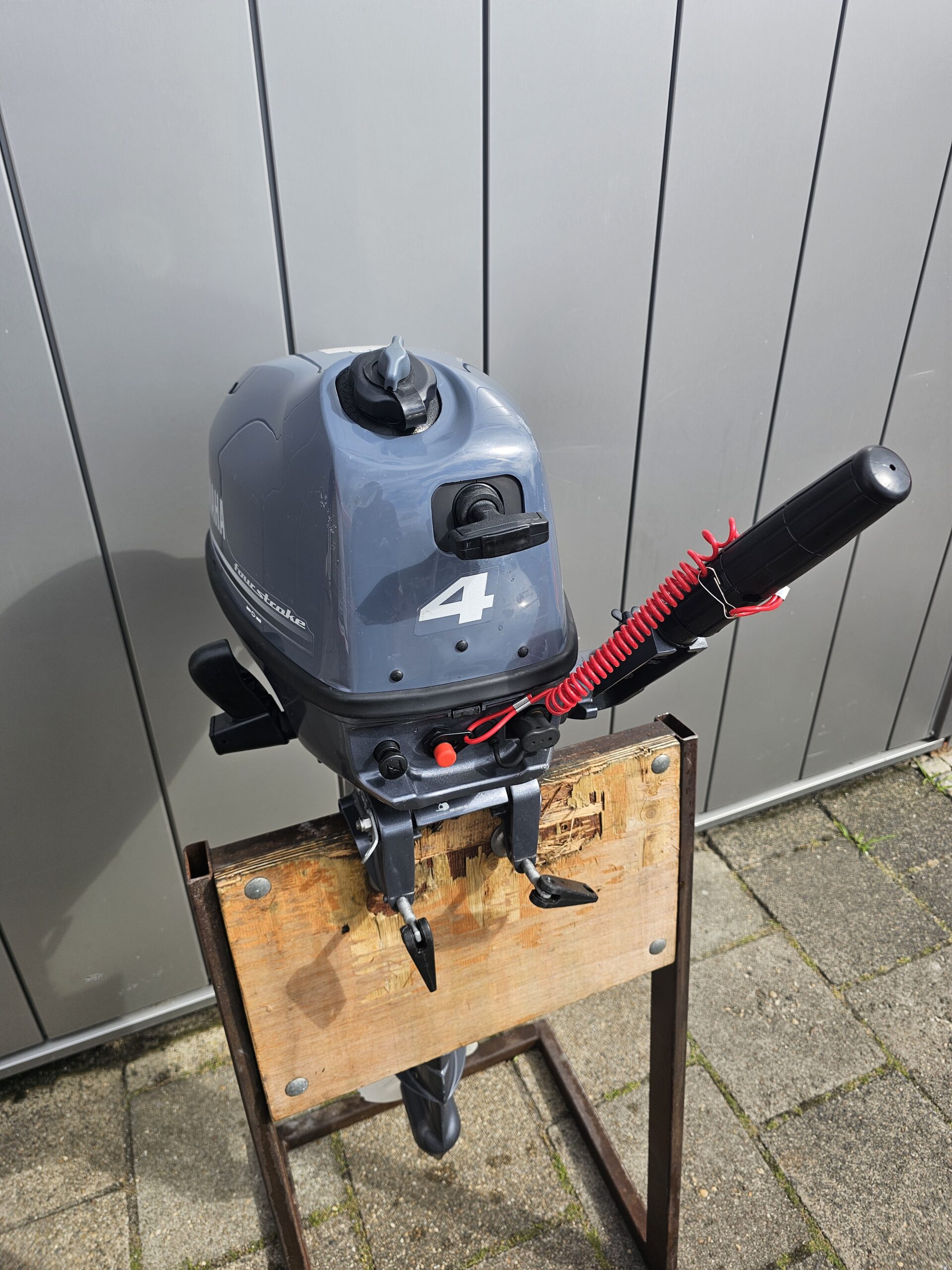Used 4 HP Yamaha Outboard For Sale - Image 2