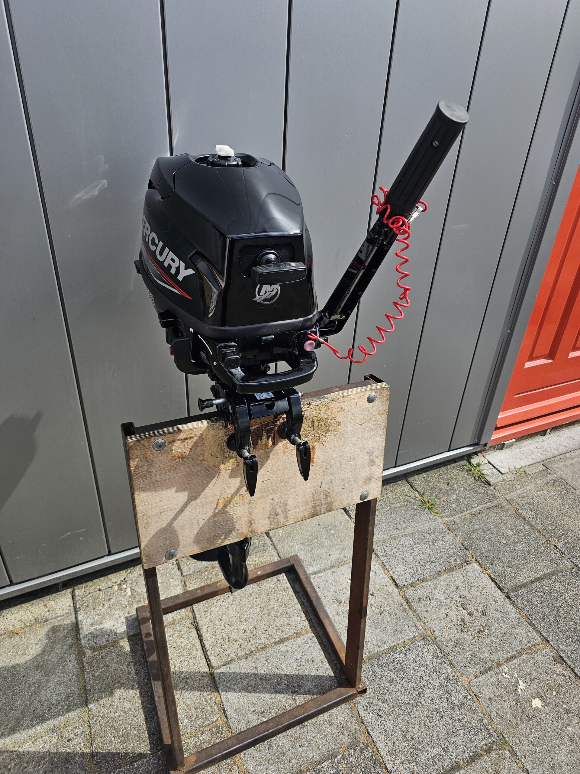 Used Mercury 3.5 hp Outboard For Sale - Image 2