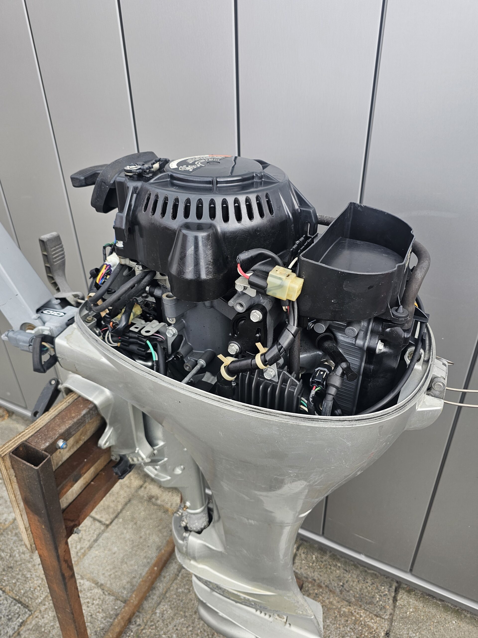 Used Honda 10 HP Outboard For Sale - Image 4
