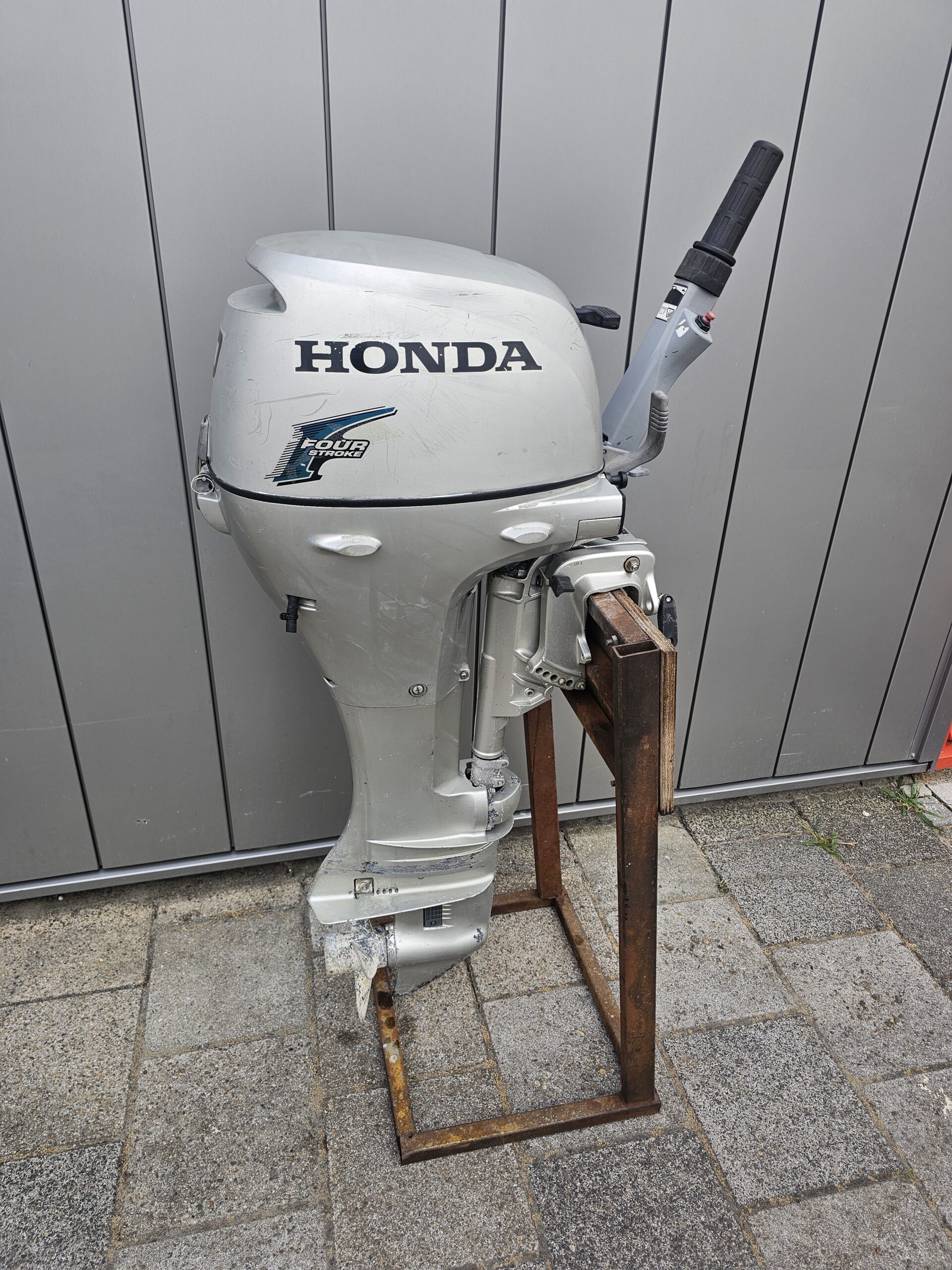 Used Honda 10 HP Outboard For Sale - Image 3