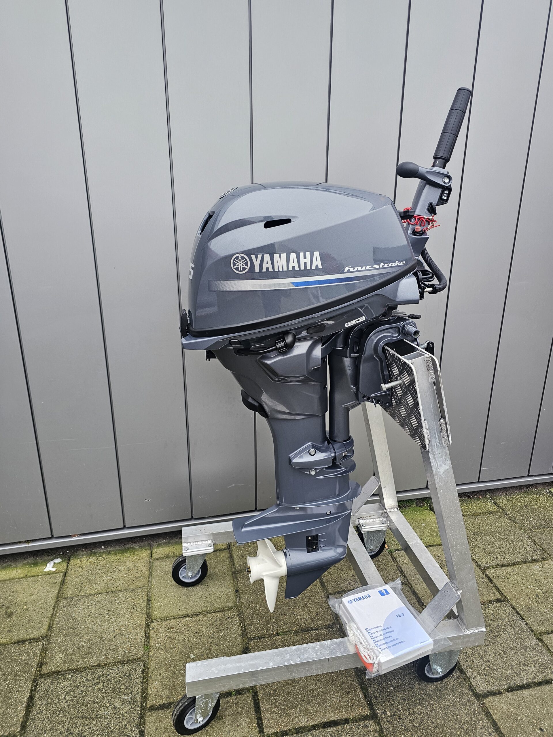 25 HP Yamaha Outboard For Sale - Image 3